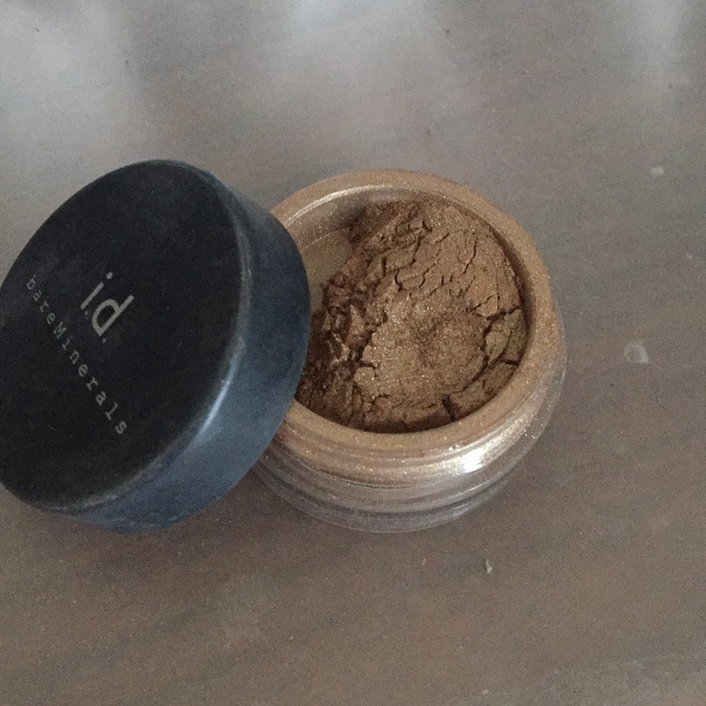 bareMinerals Glimpse eyeshadow- Kudos